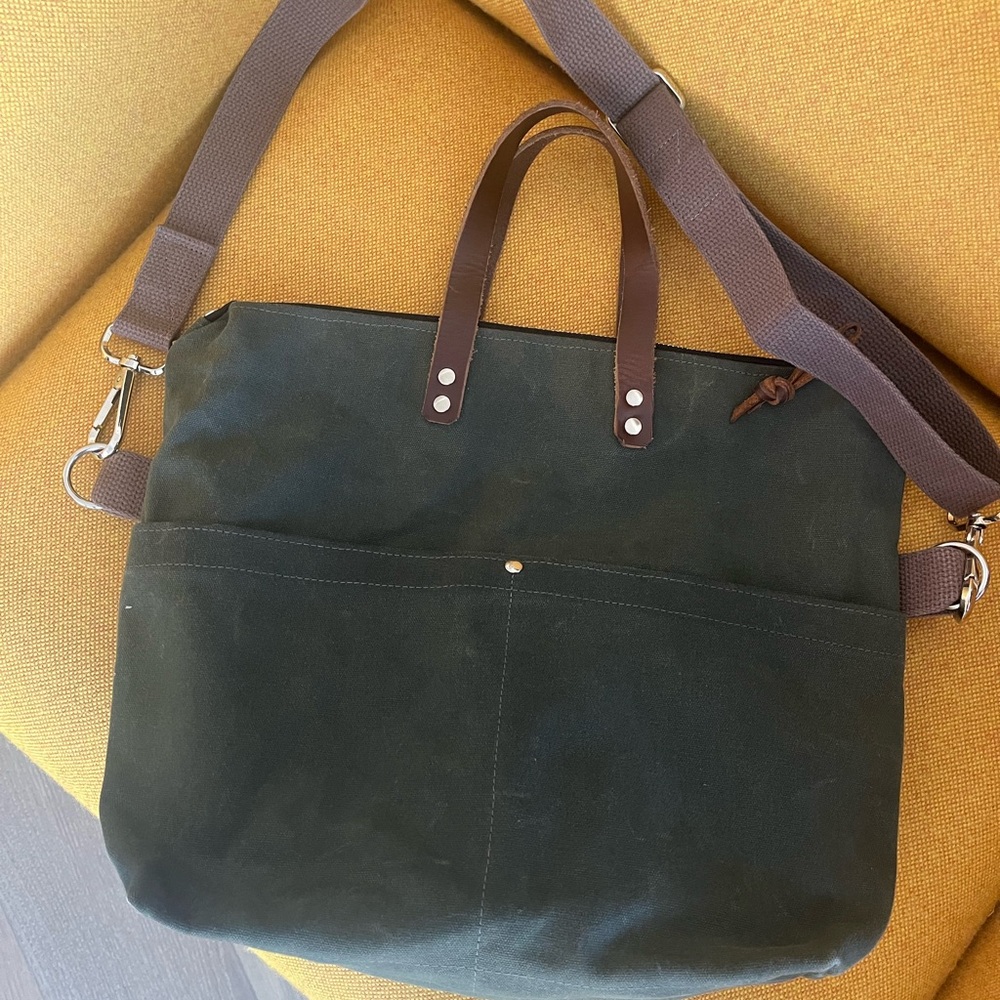 Chic Forest Green Thick Canvas Tote Bag with leather details